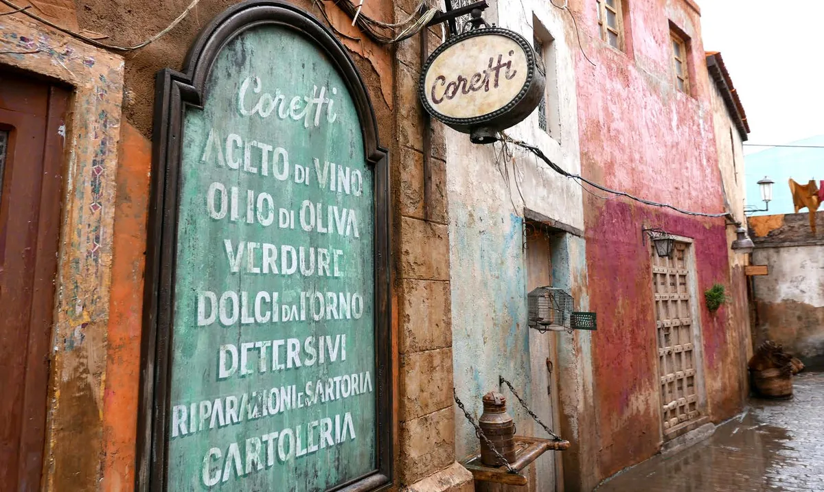 Signage — Cittàgazze — His Dark Materials S2